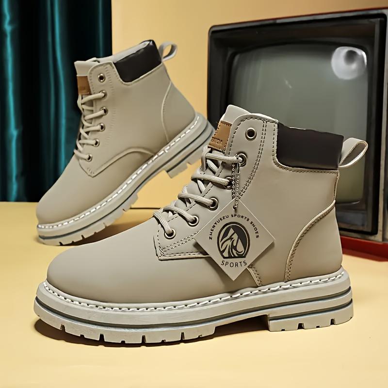 A Pair Of Men's Sports And Leisure Boots, Comfortable Lining Thick-soled Boots, Fashionable Men's Outdoor Leisure Vacation Shoes