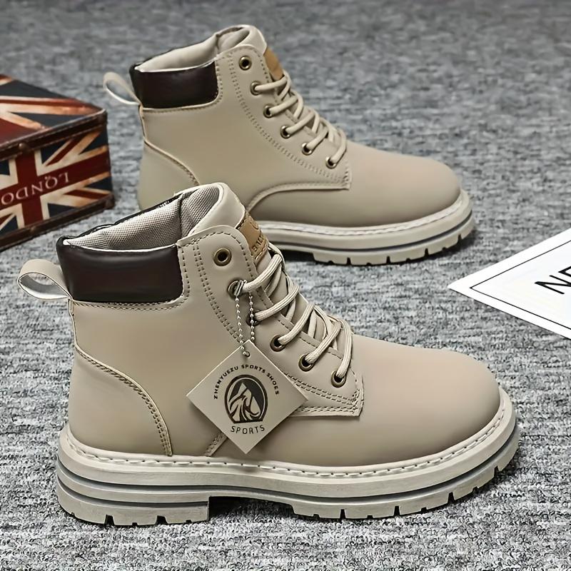 A Pair Of Men's Sports And Leisure Boots, Comfortable Lining Thick-soled Boots, Fashionable Men's Outdoor Leisure Vacation Shoes