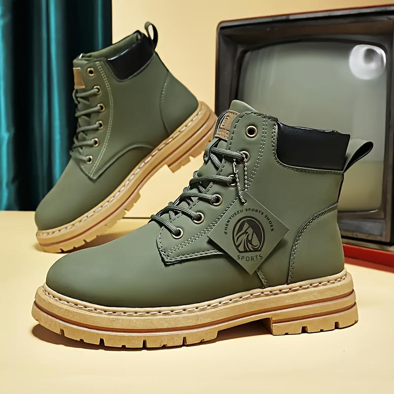 A Pair Of Men's Sports And Leisure Boots, Comfortable Lining Thick-soled Boots, Fashionable Men's Outdoor Leisure Vacation Shoes