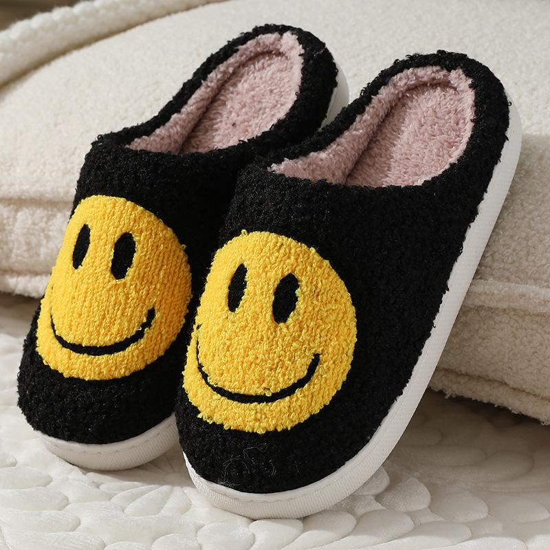 Smile Face Slippers for Women Soft Plush Smile Slippers Retro Preppy Slippers with Smile Face Happy Face Slip-on Cozy Indoor Outdoor Slippers Comfy Shoes