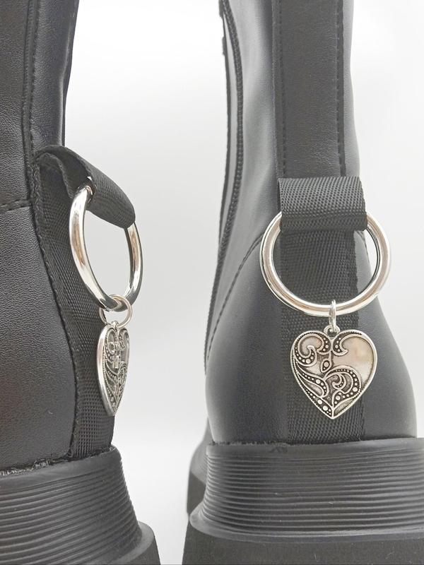 Heart Shaped Pendant Decor Shoe Charms, Punk Style Shoe Decoration Charms for Women & Men, Fashionable Shoes Accessories for Shoes Decor Daily Use