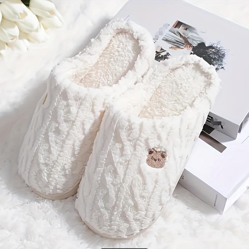 Ultra-Soft Bear Pattern Plush Slippers - Super Cute & Insulated, Effortless Slip-On for Cozy Winter Nights - Luxurious Flat Fuzzy Shoes, Perfect for Home & Bedroom Comfort