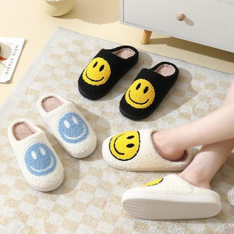 Womens Cartoon Smile Face Slippers Soft Plush Slippers Retro Preppy Slippers Happy Face Slippers Slip-on Cozy Indoor Outdoor Walking Shoes for Winter