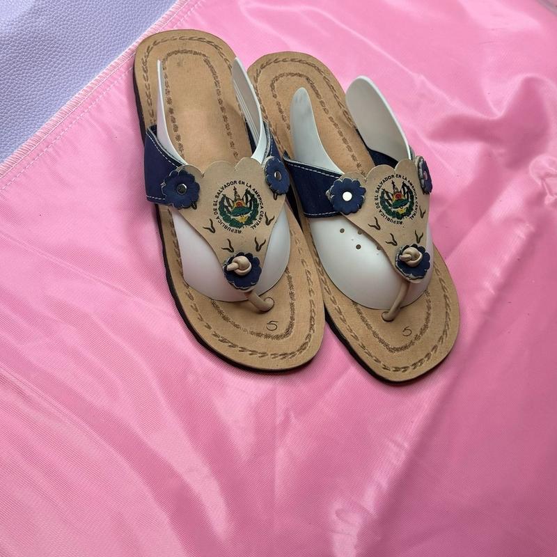 El salvador Leather Women sandals