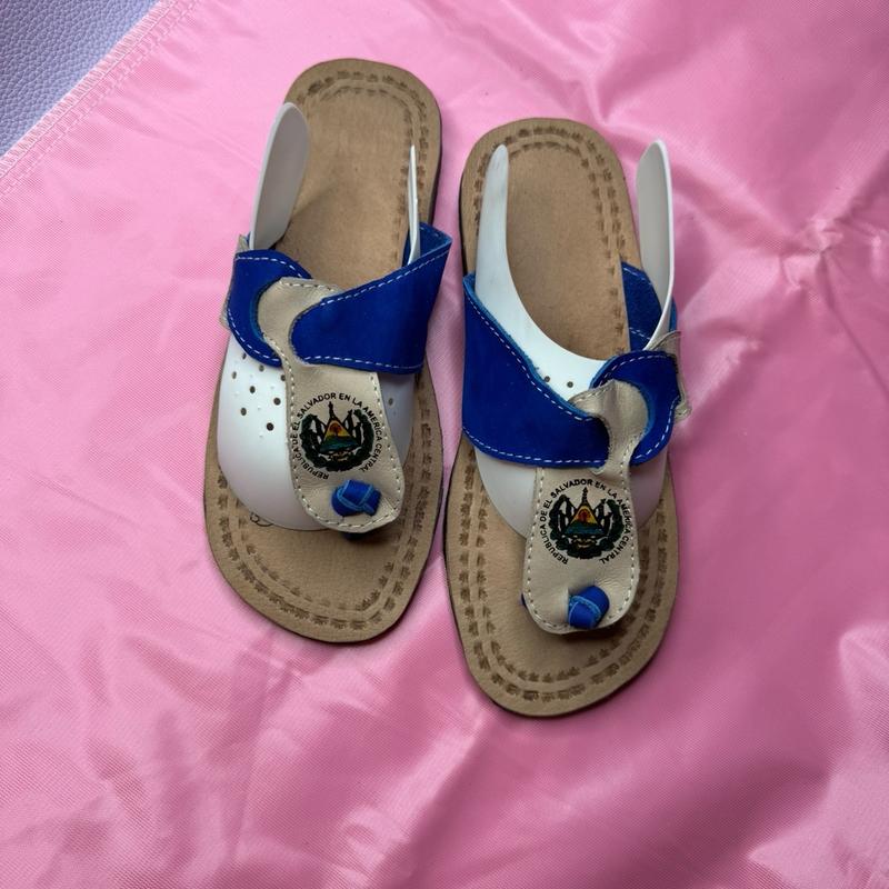 El salvador Leather Women sandals