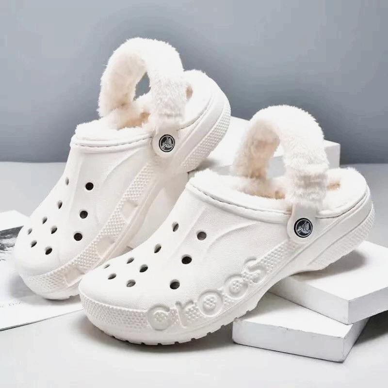 2024 new style warm cotton hole shoes, fashionable solid color unisex lining plush clogs plush warm fur shoes