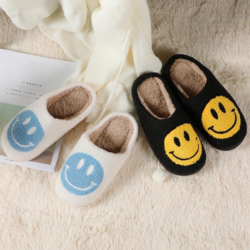 COMFORTABLE MEN'S AND WOMEN'S SMILEY FACE PATTERN SLIPPERS - Ultra soft, plush, non-slip, breathable, cozy, warm, indoor-outdoor shoes for daily casual wear - Cartoon pattern, round toe, TPR sole, fabric upper and insole, suitable for all seasons