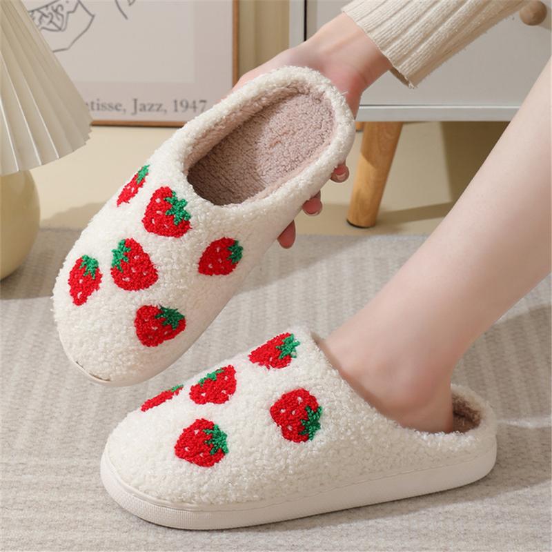 Women Slippers Cute Pattern Big Heart Strawberry Warm Soft Bedroom Shoes Fuzzy Closed Toe Sandals Non Slip House Bedroom Slippers Winter Indoor Outdoor Slipper