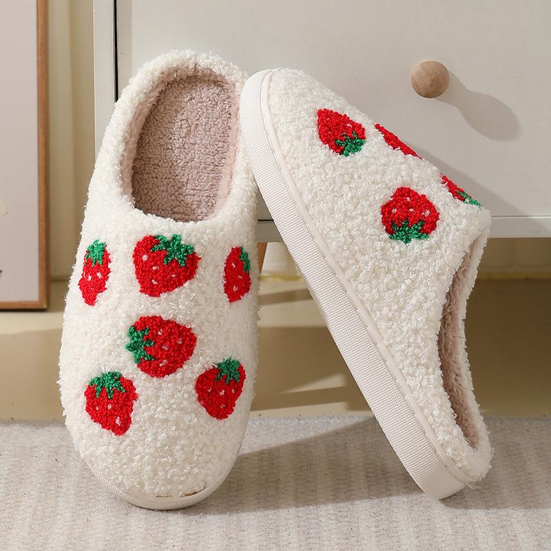 Women Slippers Cute Pattern Big Heart Strawberry Warm Soft Bedroom Shoes Fuzzy Closed Toe Sandals Non Slip House Bedroom Slippers Winter Indoor Outdoor Slipper